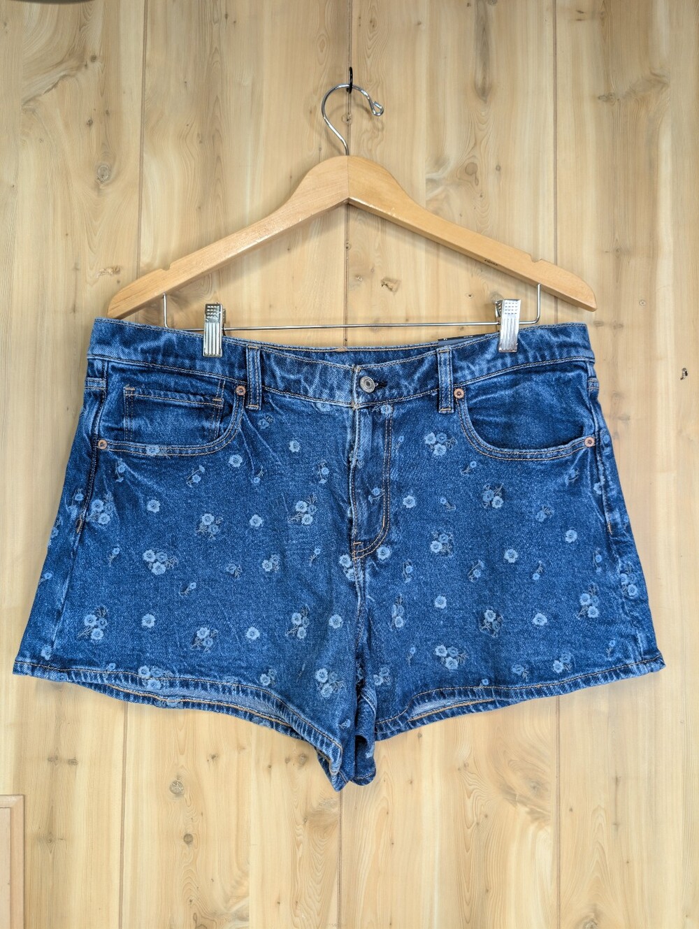 NWT AEO A Line Fit Shorts With Florals